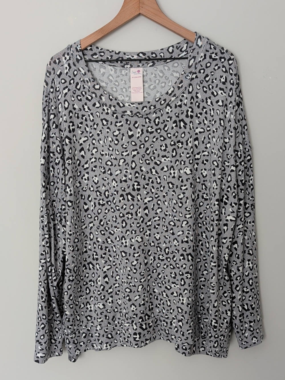 Secret Treasures Soft Gray Leopard Print Pajama Top